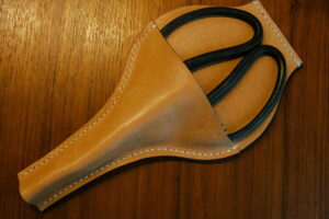 ハンドメイドオリジナル剪定木鋏革ケース