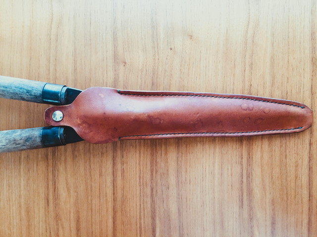 ハンドメイド刈込鋏革ケース