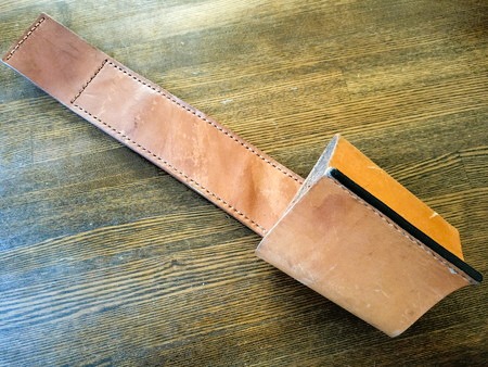 刈込鋏用ハンドメイド本革ホルダー修正前