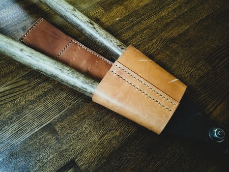 刈込鋏用ハンドメイド本革ホルダー実際の様子